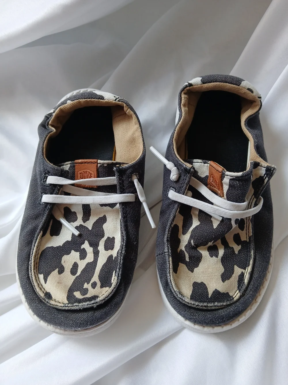 The HEYDUDE Wendy Toddler Animal Print Canvas Lace-Up 10